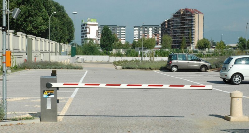 Sistemi di parcheggio e barriere automatiche - LB IMPIANTI